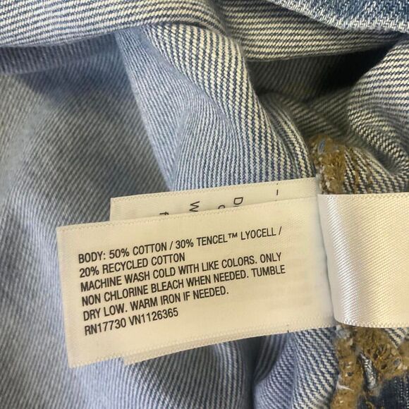 Brand New Universal Thread Women's Size Small Medium Wash Denim Sleeveless Top - Picture 9 of 10